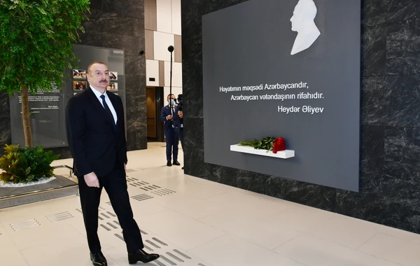 Prezident İlham Əliyev Bakıda 5 saylı DOST Mərkəzinin açılışında iştirak edib - FOTO - YENİLƏNİB