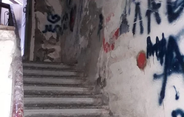 Şəhərin mərkəzində yaşayan həyatları "cəhənnəmə" çevrilən sakinlər - FOTO/VİDEO