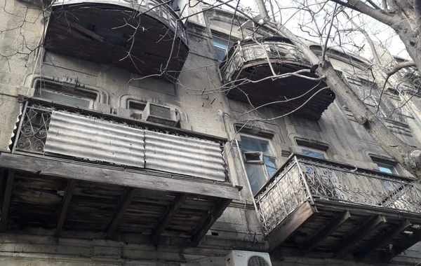 Şəhərin mərkəzində yaşayan həyatları "cəhənnəmə" çevrilən sakinlər - FOTO/VİDEO