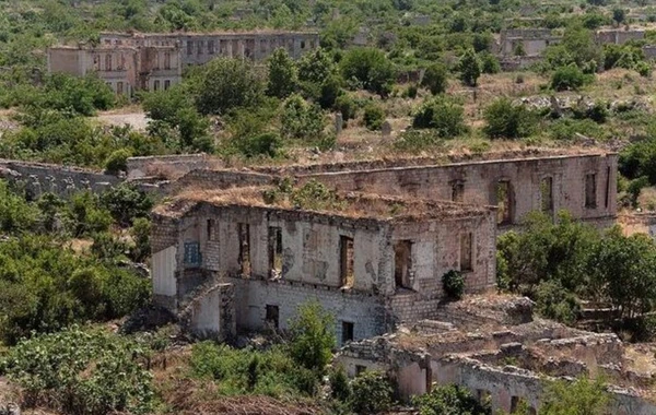 Azad edilmiş ərazilərdə çalışan əcnəbilərə 2 il müddətinə iş icazəsi veriləcək