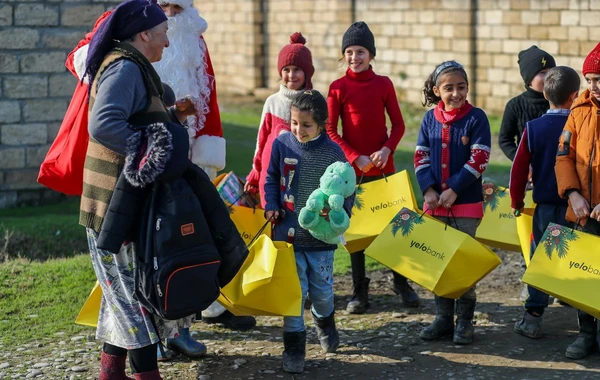 "Yelo Bank"dan ucqar kəndlərdə yaşayan uşaqlara Yeni İl sürprizi - FOTO