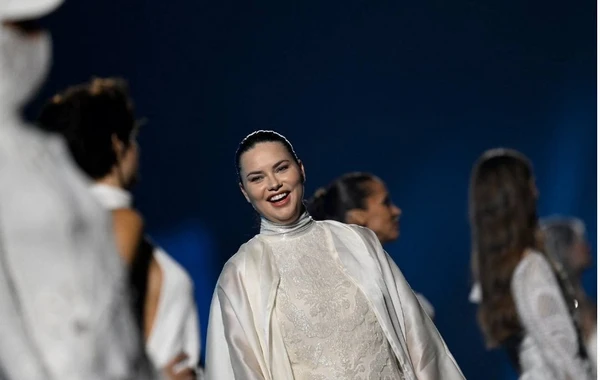 Adriana Lima görünüşü ilə ŞOKA SALDI - "Sumo" güləşçisinə bənzətdilər - FOTO