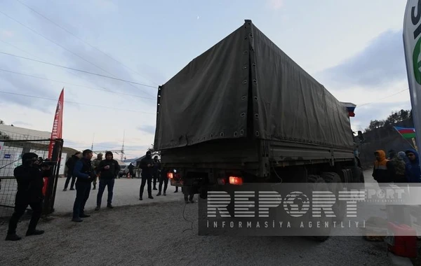 Laçından Xankəndi istiqamətinə Rusiya sülhməramlılarının 15 avtomobili maneəsiz hərəkət edib - FOTO