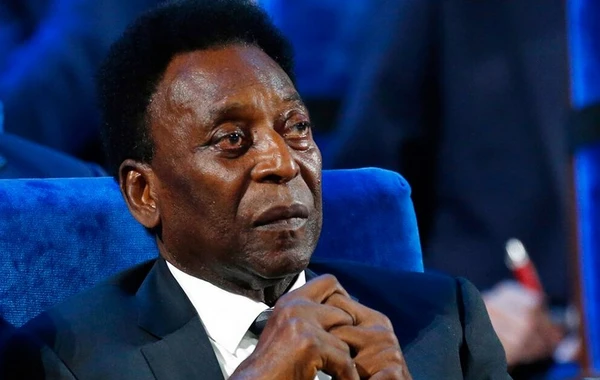 Pele vəfat edib