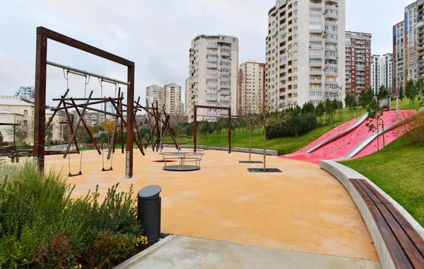 İlham Əliyev Bakıda Mərkəzi Parkın ikinci hissəsinin açılışında iştirak edib - YENİLƏNİB - FOTO