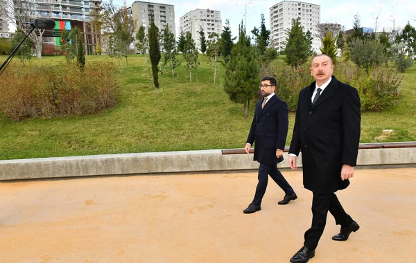 Президент Ильхам Алиев на открытии второй части Центрального парка в Баку - ОБНОВЛЕНО + ФОТО