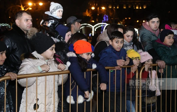 Bakı Yeni ili qarşılamağa hazırdır - FOTO