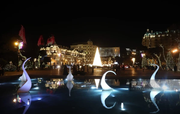 Bakı Yeni ili qarşılamağa hazırdır - FOTO