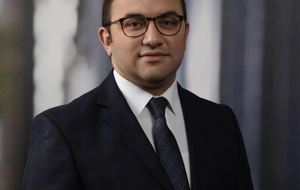Məşhur azərbaycanlı həkimə Almaniyada YÜKSƏK VƏZİFƏ VERİLDİ - FOTO