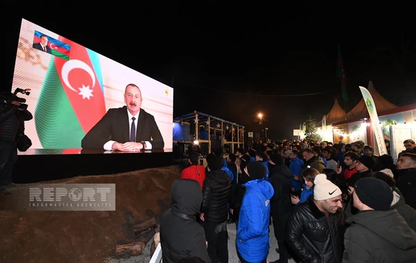 Prezidentin dünya azərbaycanlılarına müraciətini izləmək üçün Xankəndi-Laçın yolunda aksiyaçılara şərait yaradılıb - FOTO/VİDEO