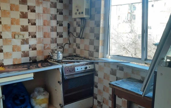 Bakıda yaşayış binasında PARTLAYIŞ: Xəsarət alanlar var - FOTO/VİDEO