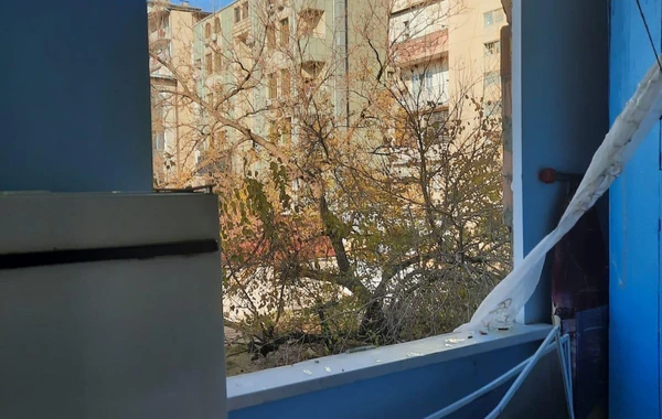 Bakıda yaşayış binasında PARTLAYIŞ: Xəsarət alanlar var - FOTO/VİDEO