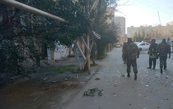 Взрыв в жилом доме в Баку: есть пострадавшие - ВИДЕО
