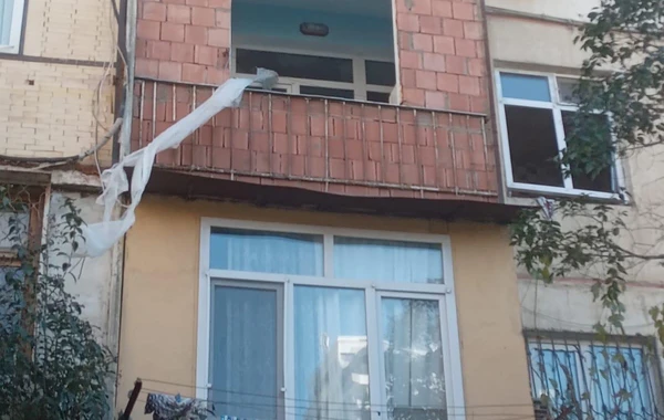 Взрыв в жилом доме в Баку: есть пострадавшие - ВИДЕО