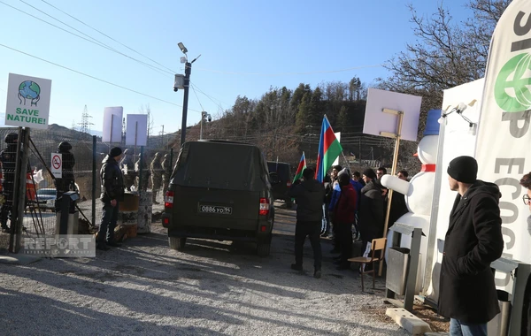На дороге Ханкенди - Лачын созданы условия для проезда 5 автомобилей миротворцев - ОБНОВЛЕНО + ФОТО
