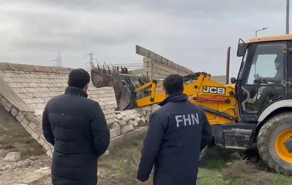 Sumqayıtda qanunsuz obyekt söküldü - FOTO/VİDEO