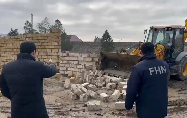 Sumqayıtda qanunsuz obyekt söküldü - FOTO/VİDEO