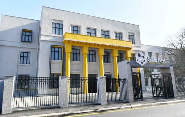 İlham Əliyev və Mehriban Əliyeva “STEAM İnnovasiya Mərkəzi”nin açılışında iştirak ediblər - FOTO