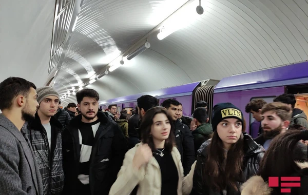 Metronun "Həzi Aslanov-Dərnəgül" istiqamətində qatarda nasazlıq yaranıb - FOTO