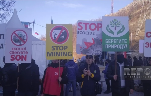 На дороге Ханкенди-Лачын продолжается акция, участники призывают к защите экологии - ФОТО