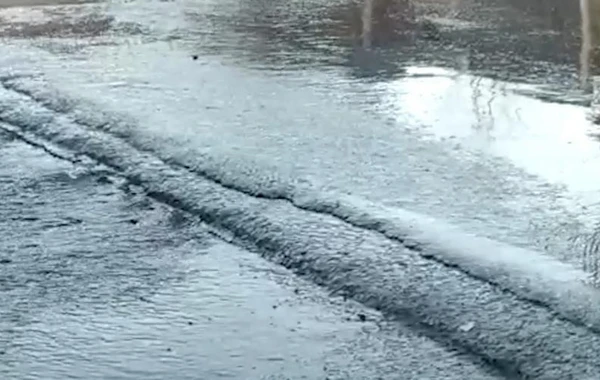 Qubada su borusu partlayıb, küçələri su basıb - FOTO - YENİLƏNİB