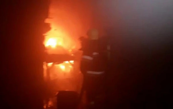 Пожар в торговом центре "Садарак" потушен - ОБНОВЛЕНО-4 + ВИДЕО