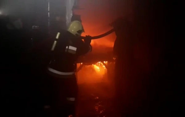 Пожар в торговом центре "Садарак" потушен - ОБНОВЛЕНО-4 + ВИДЕО
