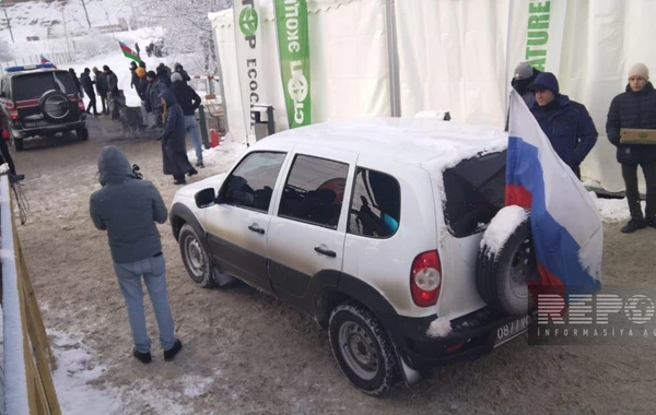 Из Ханкенди в направлении Лачына беспрепятственно проехали еще 23 автомобиля миротворцев - ФОТО