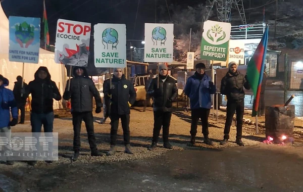 Havanın soyuq olmasına baxmayaraq, Xankəndi-Laçın yolunda aksiya davam edir - FOTO