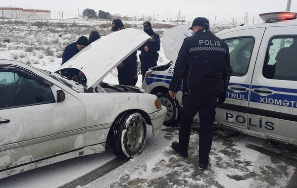Qaradağda "Mercedes" yoldan çıxıb - FOTO/VİDEO