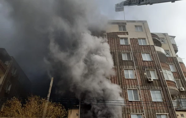 Сильный пожар в жилом доме на Абшероне потушен - ОБНОВЛЕНО-2 + ВИДЕО