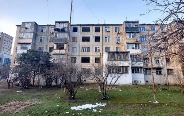 Bakının bu rayonunda yaşayış binası sökülür - FOTO