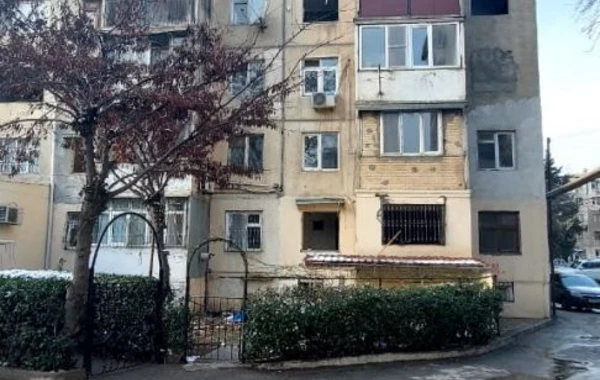 Bakının bu rayonunda yaşayış binası sökülür - FOTO