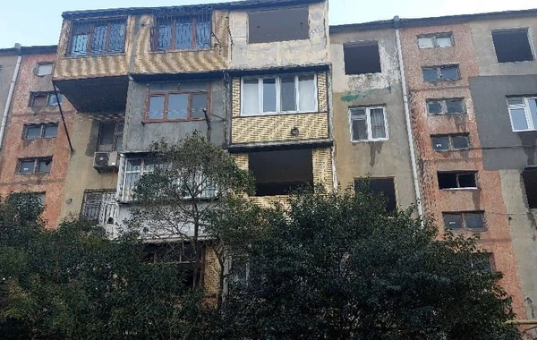 Bakının bu rayonunda yaşayış binası sökülür - FOTO