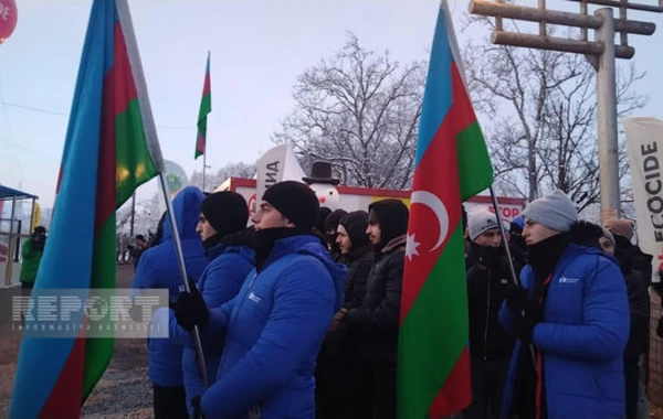 Сегодня по дороге Ханкенди - Лачын проехали 18 автомобилей миротворцев - ОБНОВЛЕНО + ФОТО