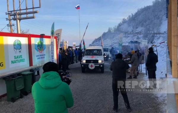 Сегодня по дороге Ханкенди - Лачын проехали 18 автомобилей миротворцев - ОБНОВЛЕНО + ФОТО