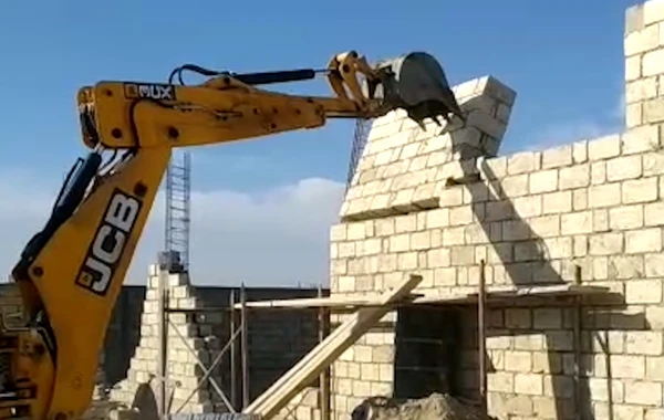 Qanunsuz tikilən obyekt FHN tərəfindən sökülüb - FOTO/VİDEO