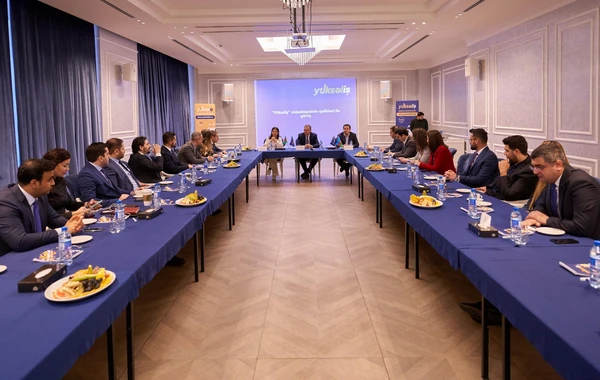 Prezidentin köməkçisi “Yüksəliş” müsabiqəsinin qalibləri ilə görüşüb - FOTO