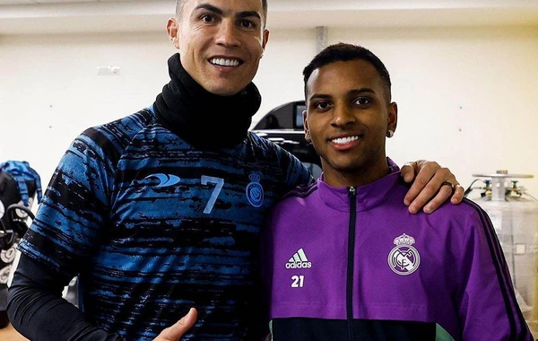 Ronaldo "Real"ın futbolçuları ilə görüşdü - FOTO/VİDEO