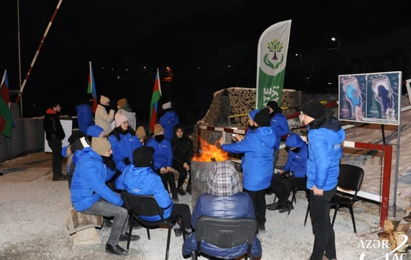 Laçın-Xankəndi yolu: dinc aksiya gecə saatlarında da davam edir - FOTO