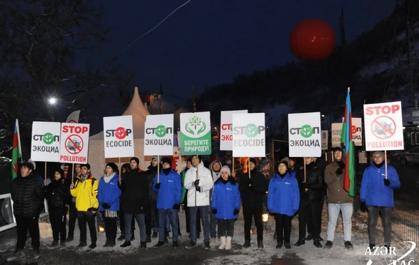 Laçın-Xankəndi yolu: dinc aksiya gecə saatlarında da davam edir - FOTO