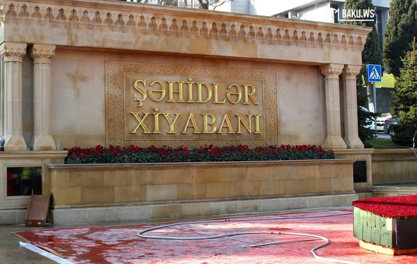 Şəhidlər Xiyabanında 20 Yanvar faciəsinin ildönümünə hazırlıq prosesindən FOTOLAR