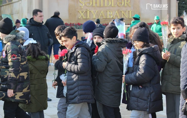 Şəhidlər Xiyabanında 20 Yanvar faciəsinin ildönümünə hazırlıq prosesindən FOTOLAR