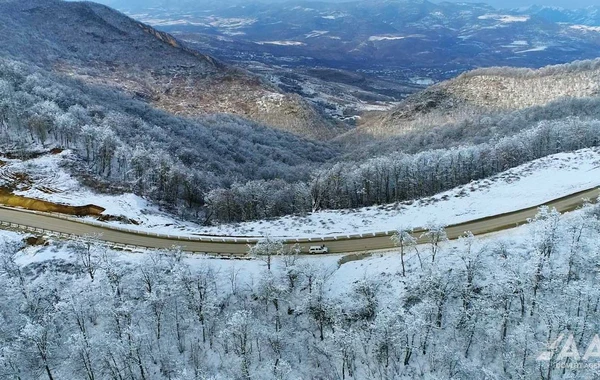 Qarlı "Zəfər Yolu"ndan görüntülər - FOTO/VİDEO