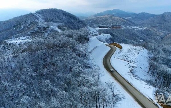 Qarlı "Zəfər Yolu"ndan görüntülər - FOTO/VİDEO
