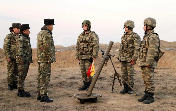 Baş Qərargah rəisi Ermənistanla sərhədə gedib, komandoların məşğələlərini izləyib - FOTO