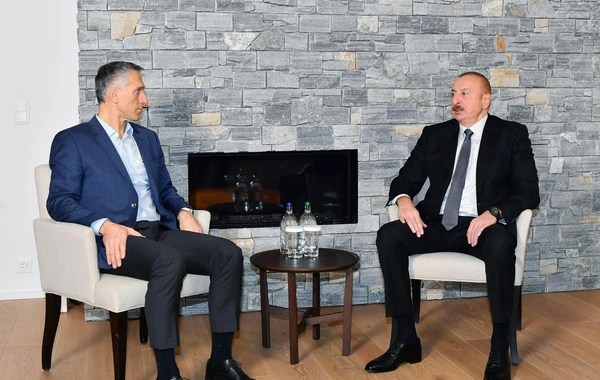 İlham Əliyevin Davosda “Signify” şirkətinin baş icraçı direktoru ilə görüşü olub - YENİLƏNİB - FOTO