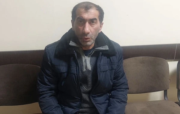 Azərbaycanda saxta avtomobil nömrəsi hazırlayan şəxs SAXLANILDI - FOTO/VİDEO