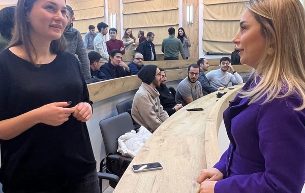 "Azercell"in peşəkarları "İT-Akademiya"sının tələbələri ilə öz təcrübələrini bölüşüblər - FOTO