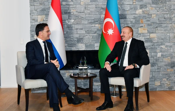 Prezident İlham Əliyev Davosda Niderland Krallığının Baş naziri ilə görüşüb - FOTO - YENİLƏNİB